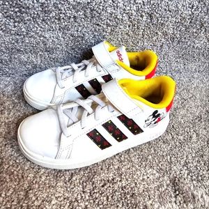 Adidas Grand Court 2.0 Tennis Shoe Mickey Mouse Unisex Youth size 13